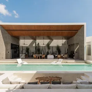 Boya - 6br Luxury Oasis In Berawa Villa Canggu
